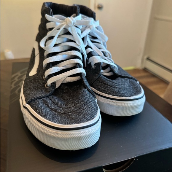 Van’s Men’s size 8.5 worn once but you can tell.  In great shape. - Picture 1 of 4